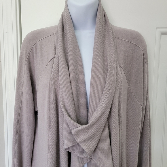 Athleta Gray Open Waterfall Long Sweater Pockets Magnetic Close Soft Cozy Size S - Picture 2 of 10